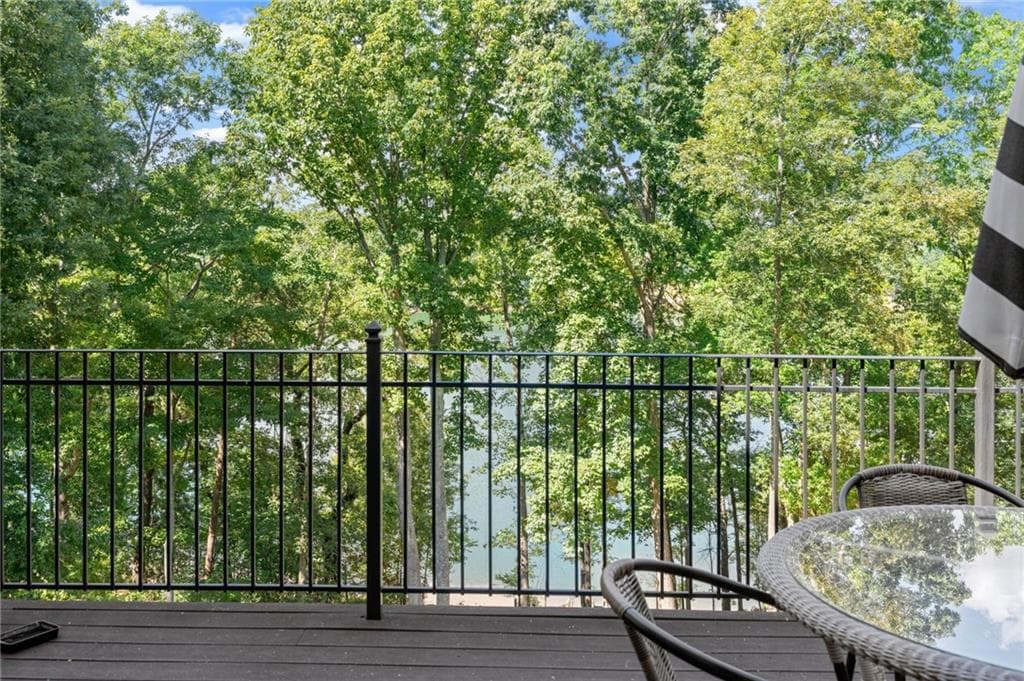 5 bedroom, 6 bathroom, 5,180 sq ft single family residence for sale at 2819 NE Point Overlook, Gainesville, GA 30501 — photo 6