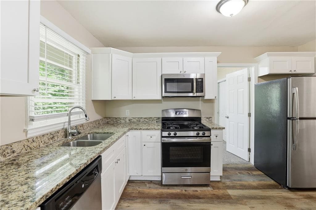 3 bedroom, 1 bathroom, 1,040 sq ft single family residence for sale at 1865 S Columbia Place, Decatur, GA 30032 — photo 10