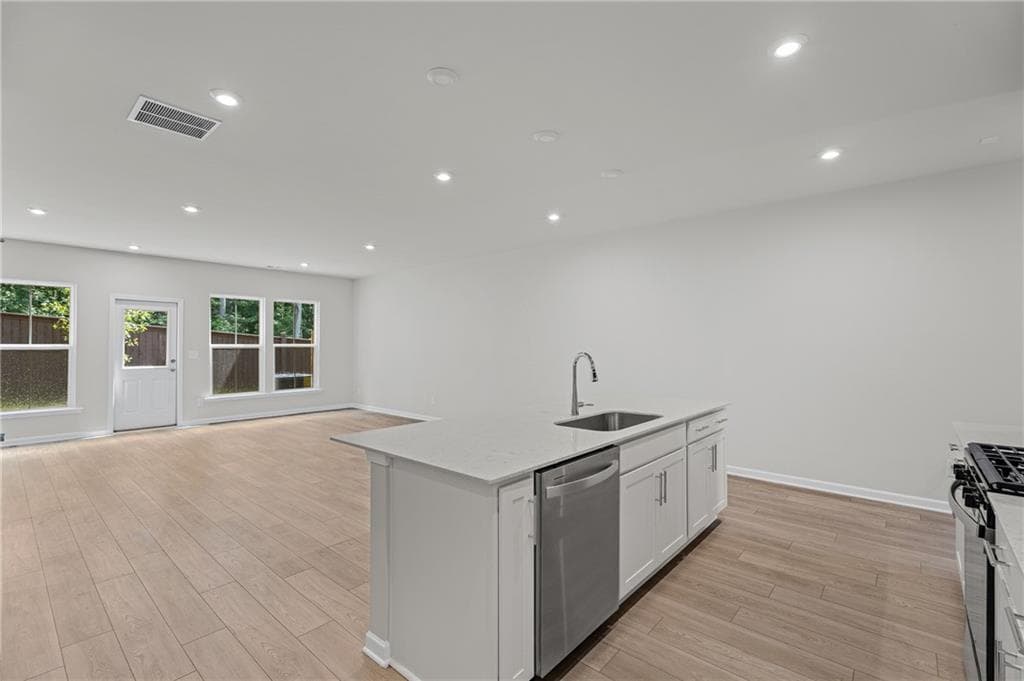 3 bedroom, 3 bathroom, 2,035 sq ft townhouse for sale at 3320 Promise Mill Lane, Cumming, GA 30040 — photo 6