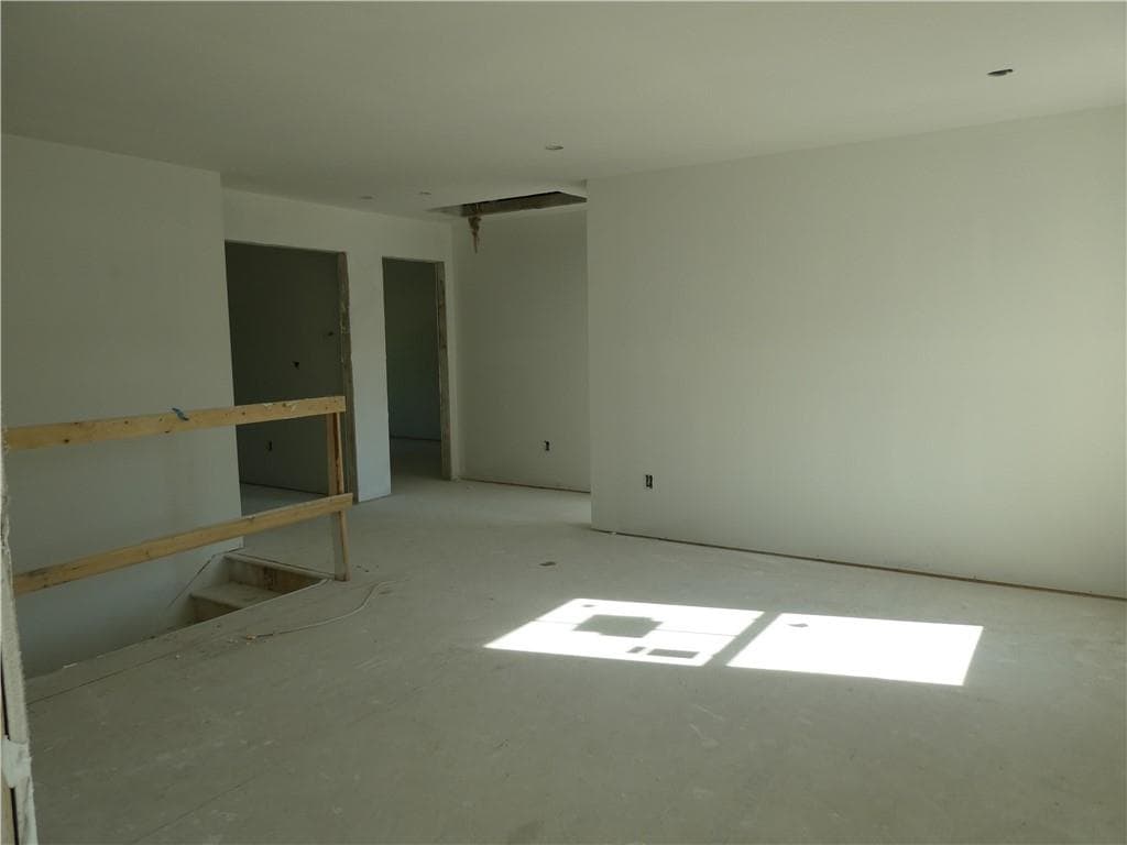 4 bedroom, 3 bathroom, 2,257 sq ft single family residence for sale at 3281 Pepperpike Court, Loganville, GA 30052 — photo 8