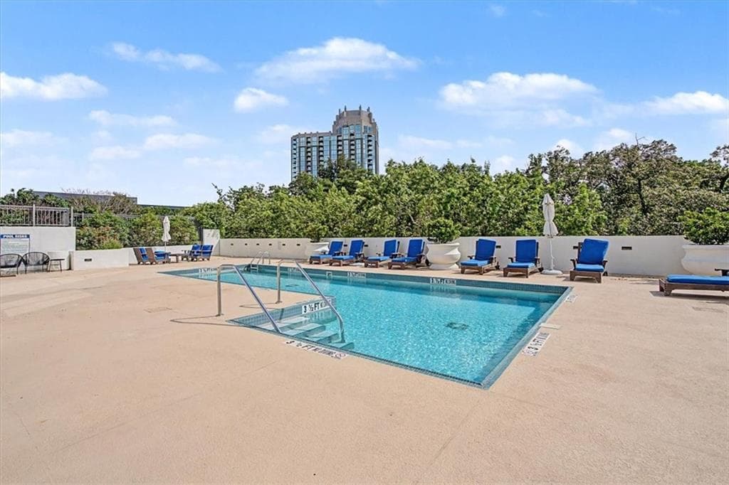 2 bedroom, 2 bathroom, 1,371 sq ft condominium for sale at 2828 Peachtree Road 1002, Atlanta, GA 30305 — photo 10