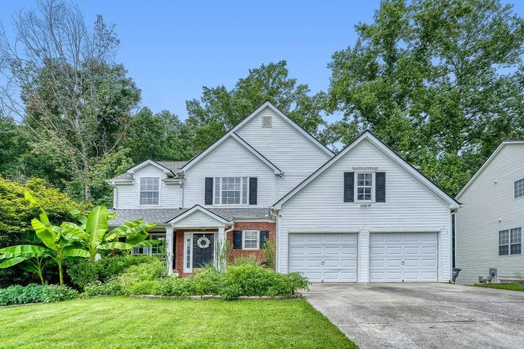 6 bedroom, 4 bathroom, 2,572 sq ft single family residence for sale at 4408 Silver Ridge Way, Austell, GA 30106