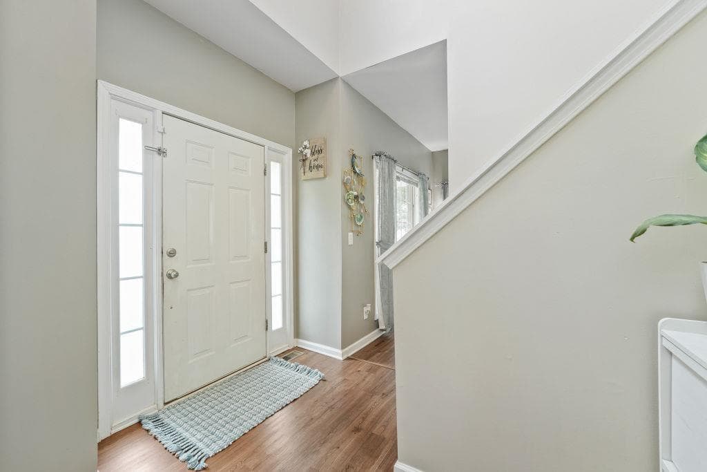 6 bedroom, 4 bathroom, 2,572 sq ft single family residence for sale at 4408 Silver Ridge Way, Austell, GA 30106 — photo 4