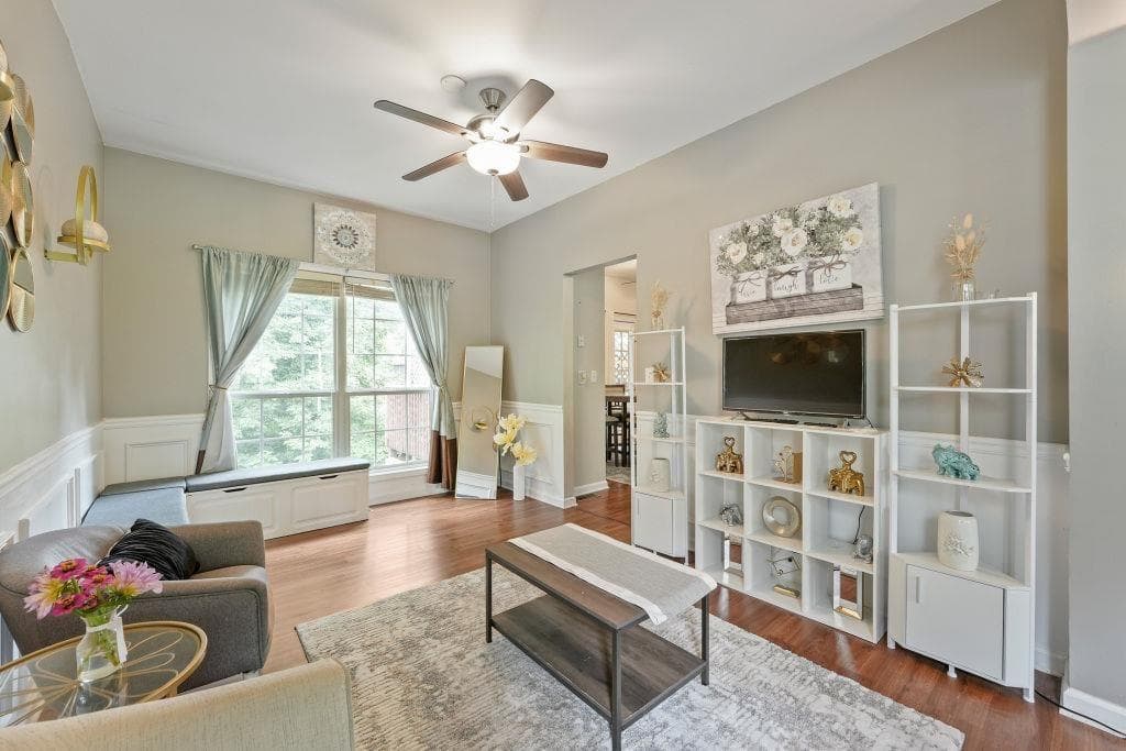 6 bedroom, 4 bathroom, 2,572 sq ft single family residence for sale at 4408 Silver Ridge Way, Austell, GA 30106 — photo 7