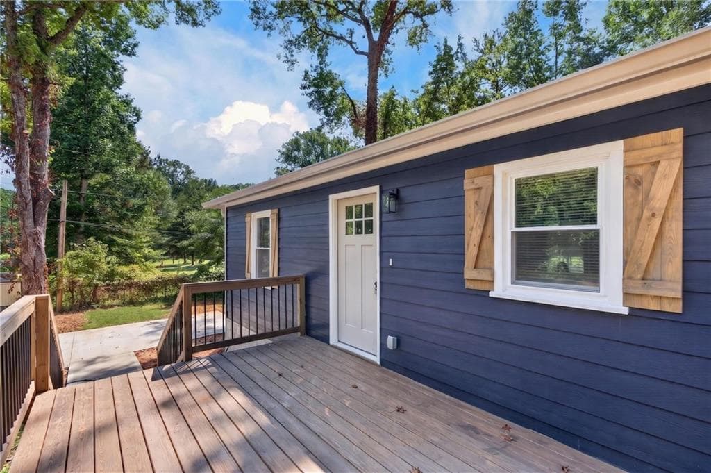 3 bedroom, 2 bathroom, 1,000 sq ft single family residence for sale at 2708 E County Line Road, Lithia Springs, GA 30122 — photo 3