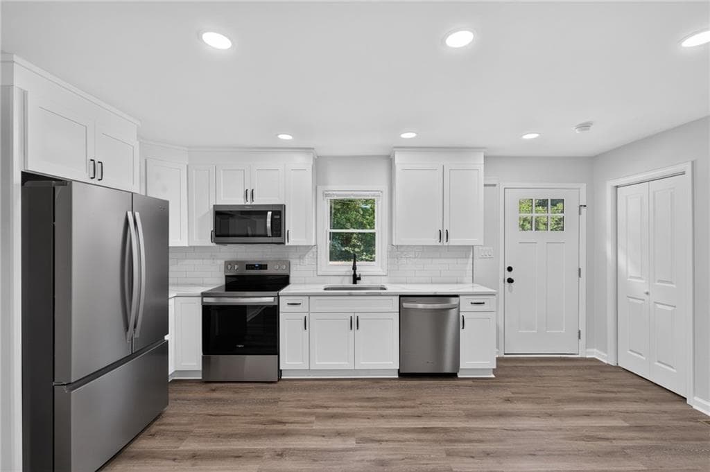 3 bedroom, 2 bathroom, 1,000 sq ft single family residence for sale at 2708 E County Line Road, Lithia Springs, GA 30122 — photo 5
