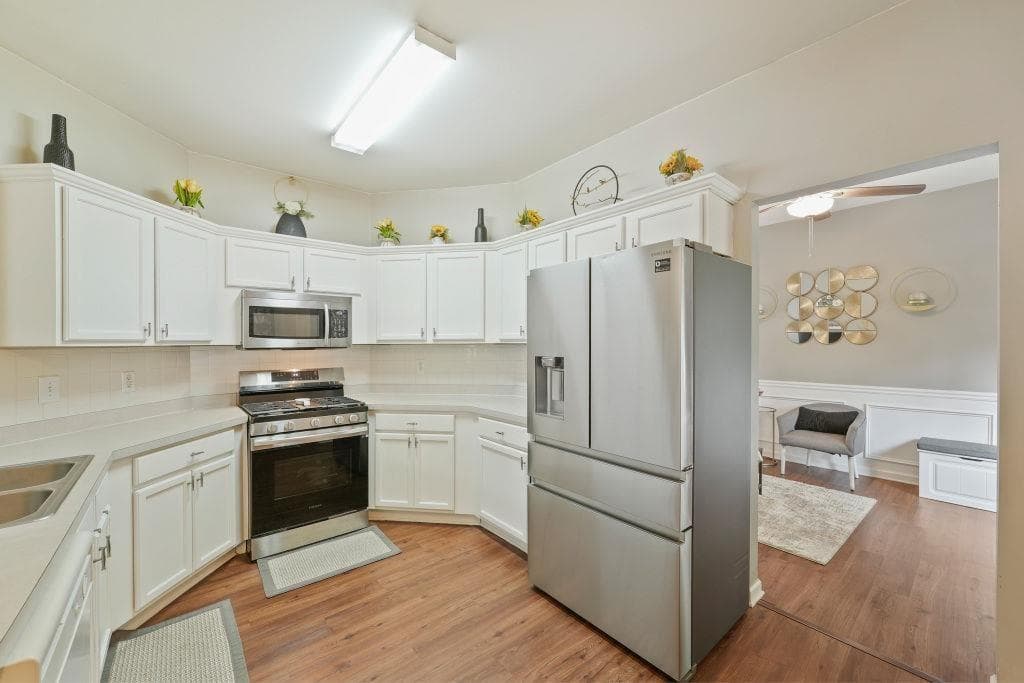 6 bedroom, 4 bathroom, 2,572 sq ft single family residence for sale at 4408 Silver Ridge Way, Austell, GA 30106 — photo 8