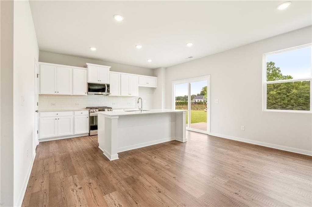 5 bedroom, 3 bathroom, 2,570 sq ft single family residence for sale at 540 Baynes Court, Mcdonough, GA 30253 — photo 9