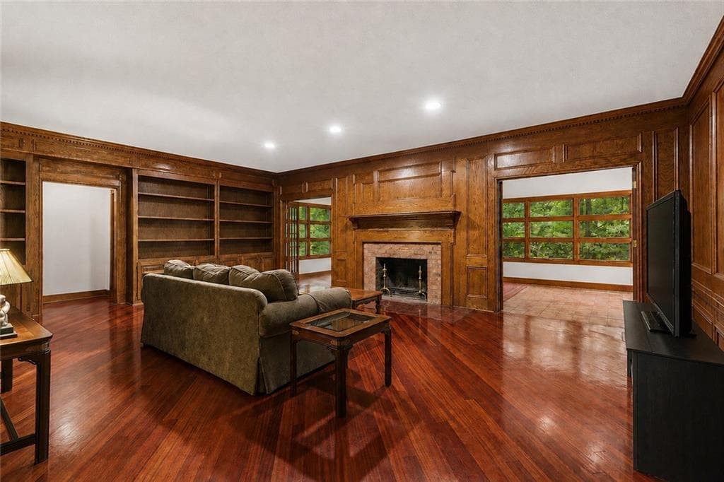 4 bedroom, 4 bathroom, 4,074 sq ft single family residence under contract at 385 Hicks Farm Road, Acworth, GA 30102 — photo 6