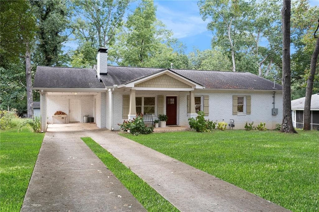 4 bedroom, 3 bathroom, 2,200 sq ft single family residence for sale at 1347 Dorothy Drive, Decatur, GA 30030 — photo 2