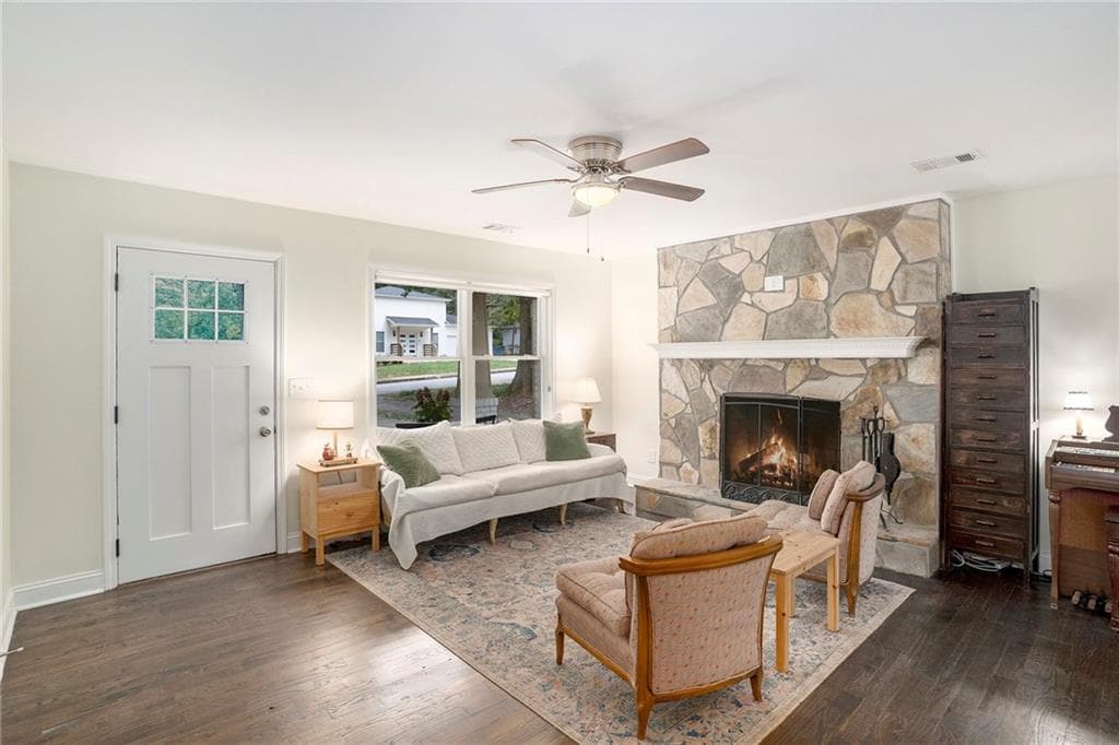 4 bedroom, 3 bathroom, 2,200 sq ft single family residence for sale at 1347 Dorothy Drive, Decatur, GA 30030 — photo 5