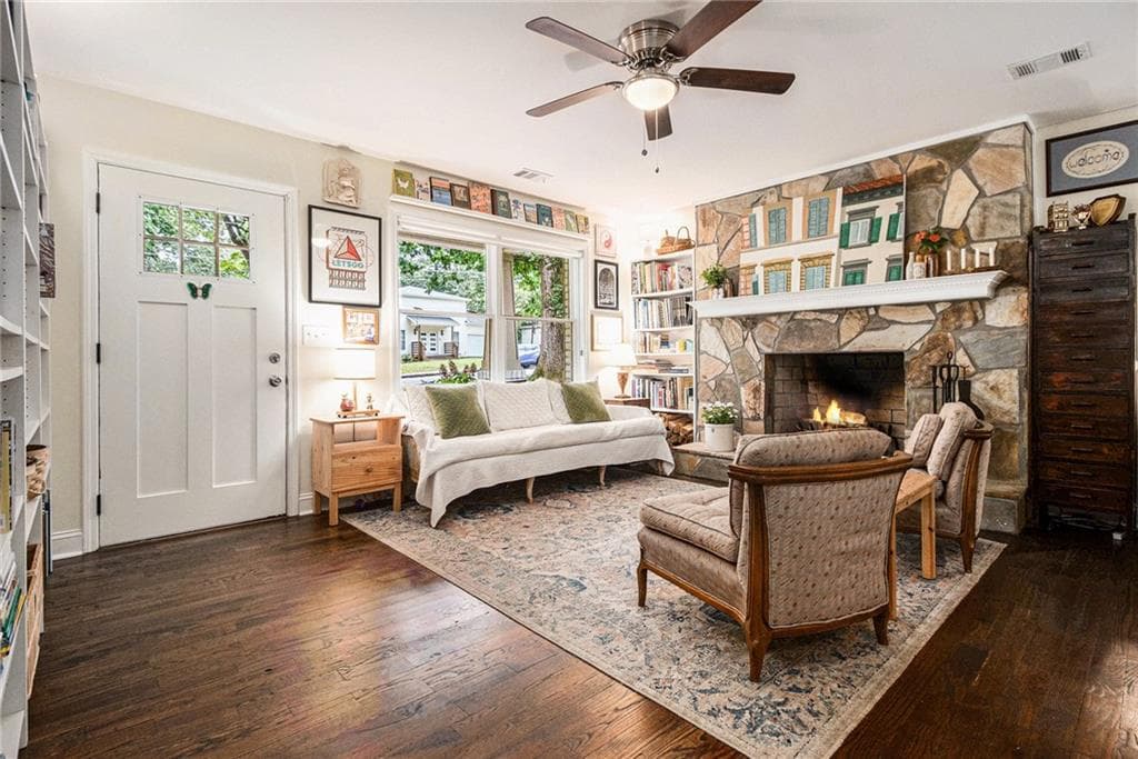 4 bedroom, 3 bathroom, 2,200 sq ft single family residence for sale at 1347 Dorothy Drive, Decatur, GA 30030 — photo 4