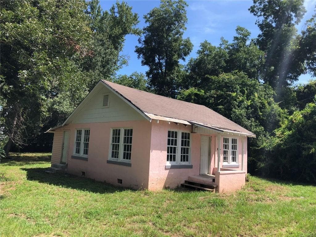 2 bedroom, 1 bathroom, 872 sq ft single family residence for sale at 110 Newman-Turner Street, Sandersville, GA 31082 — photo 2