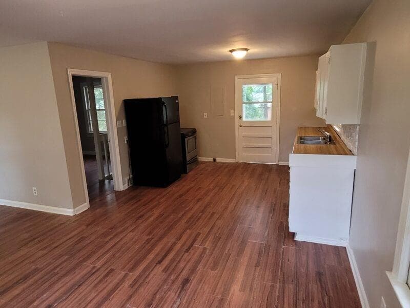 6 bedroom, 2 bathroom, 1,200 sq ft single family residence for rent at 4267 Chamblee Tucker Road, Tucker, GA 30084 for $2,449 a month — photo 8