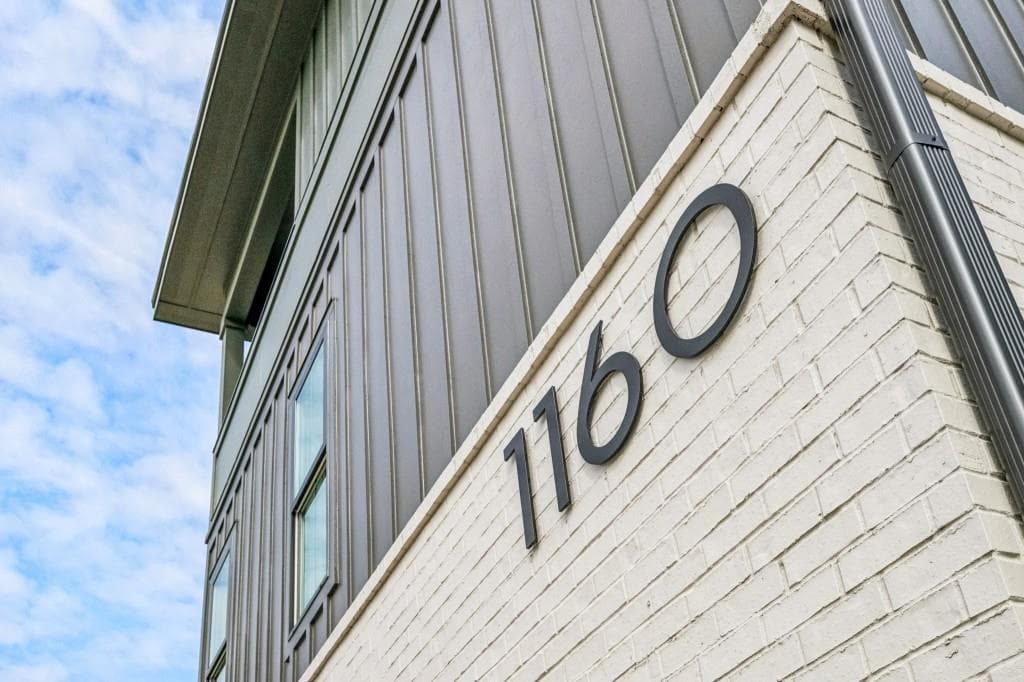 1 bedroom, 2 bathroom, 1,056 sq ft townhouse for sale at 1160 Boulevard 11, Atlanta, GA 30312 — photo 2