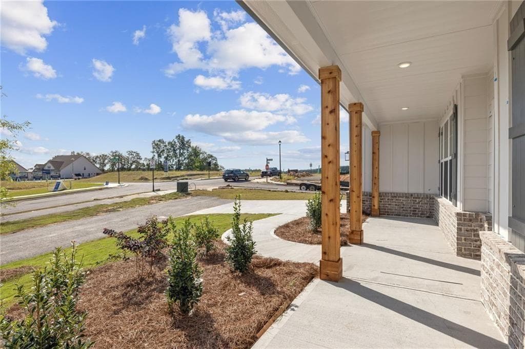 5 bedroom, 4 bathroom, 2,987 sq ft single family residence for sale at 2633 Marshwood Circle, Gainesville, GA 30507 — photo 5