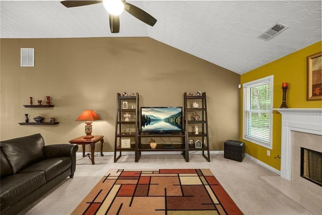 3 bedroom, 2 bathroom, 2,088 sq ft single family residence under contract at 2300 Village Green Drive, Fairburn, GA 30213 — photo 6