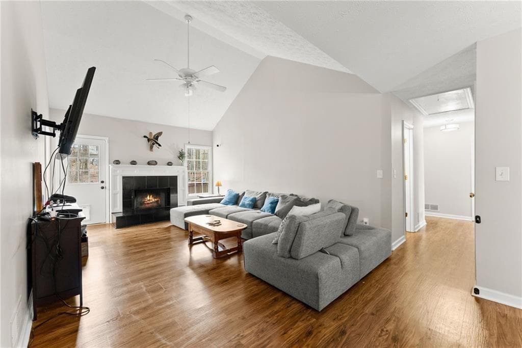 4 bedroom, 2 bathroom, 2,219 sq ft single family residence for sale at 5920 Branden Hill Lane, Buford, GA 30518 — photo 4
