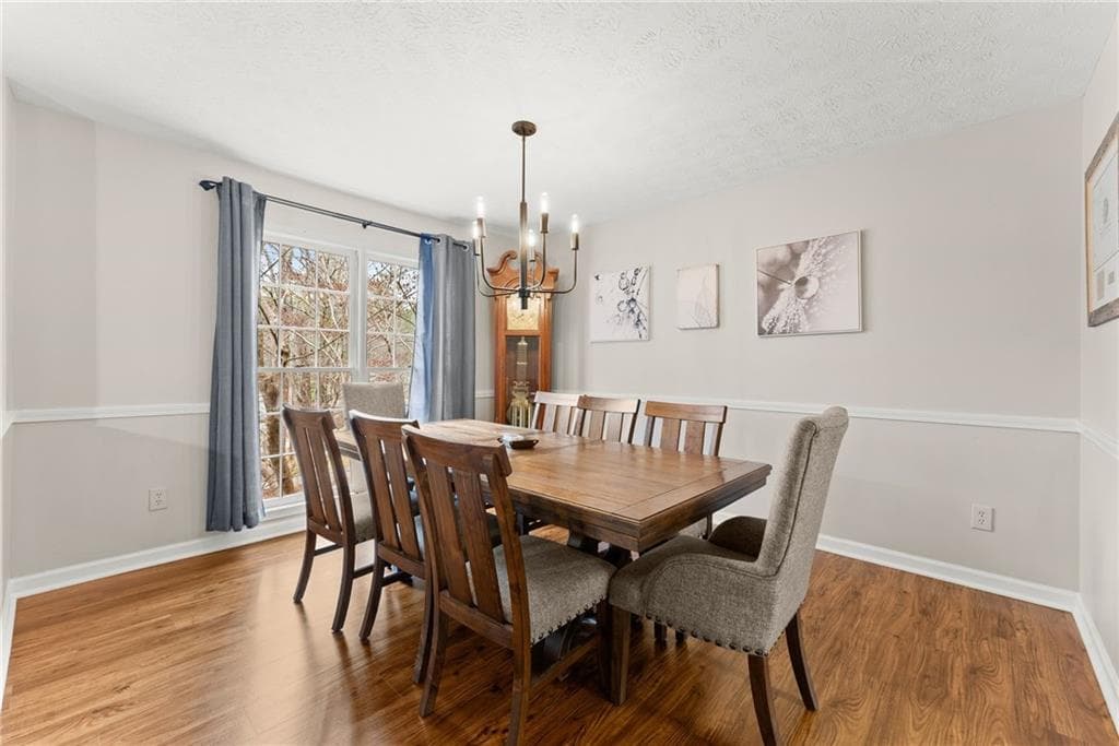 4 bedroom, 2 bathroom, 2,219 sq ft single family residence for sale at 5920 Branden Hill Lane, Buford, GA 30518 — photo 7