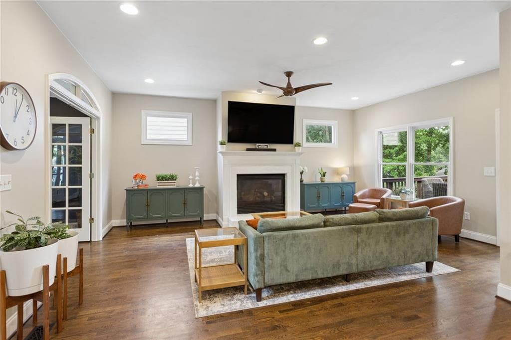 4 bedroom, 4 bathroom, 3,320 sq ft single family residence under contract at 2241 Harry Brooks Drive, Atlanta, GA 30318 — photo 2