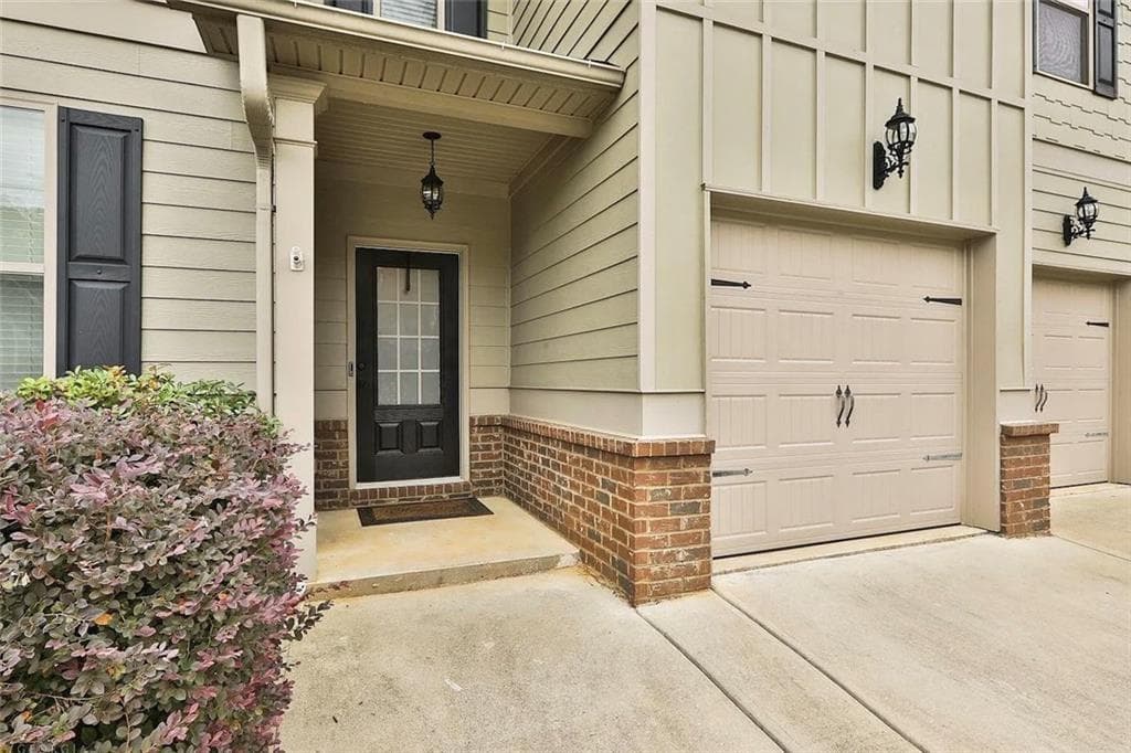 4 bedroom, 3 bathroom, 2,796 sq ft single family residence for sale at 118 Village Walk Place, Newnan, GA 30265 — photo 2