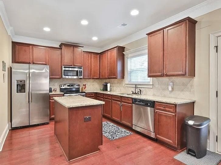 4 bedroom, 3 bathroom, 2,796 sq ft single family residence for sale at 118 Village Walk Place, Newnan, GA 30265 — photo 4