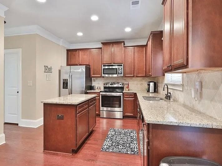 4 bedroom, 3 bathroom, 2,796 sq ft single family residence for sale at 118 Village Walk Place, Newnan, GA 30265 — photo 5