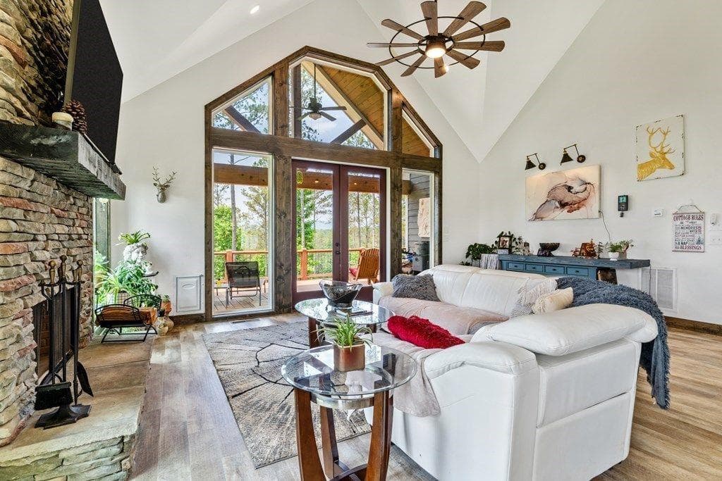 2 bedroom, 2 bathroom, 1,539 sq ft single family residence for sale at 230 High River Landing, Ellijay, GA 30540 — photo 4