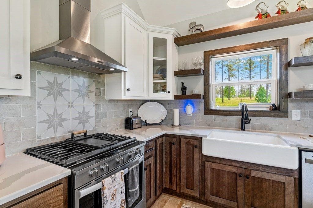 2 bedroom, 2 bathroom, 1,539 sq ft single family residence for sale at 230 High River Landing, Ellijay, GA 30540 — photo 6