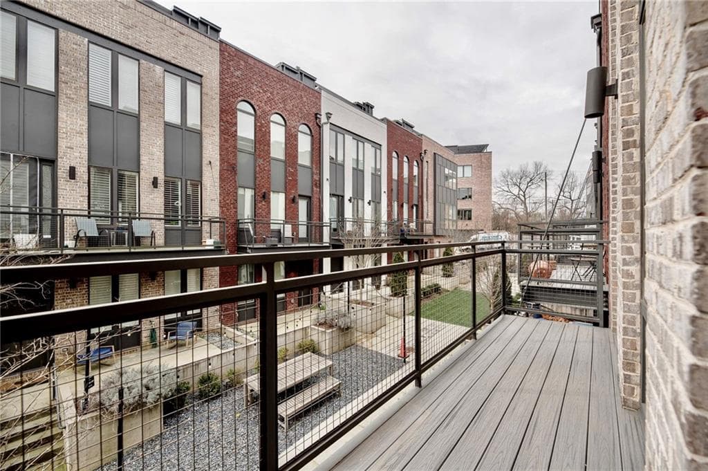 3 bedroom, 4 bathroom, 2,277 sq ft townhouse for rent at 1224 Chelsea Circle, Atlanta, GA 30318 for $4,500 a month — photo 1 of 22