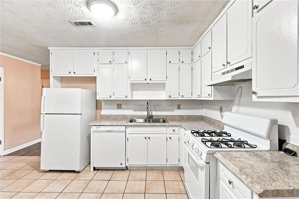 3 bedroom, 2 bathroom, 1,146 sq ft single family residence for sale at 67 Rivercrest Court, Riverdale, GA 30274 — photo 7