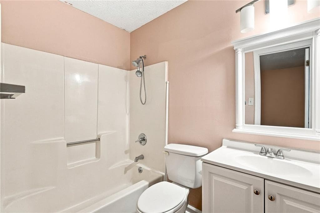 3 bedroom, 2 bathroom, 1,146 sq ft single family residence for sale at 67 Rivercrest Court, Riverdale, GA 30274 — photo 10