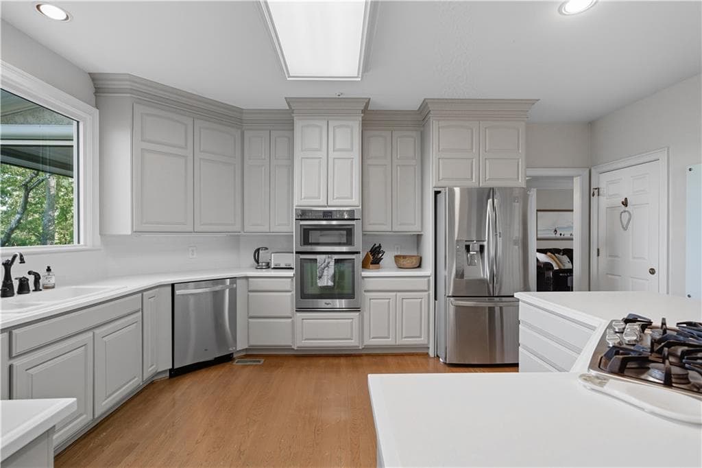 5 bedroom, 4 bathroom, 5,584 sq ft single family residence for sale at 23 Vista Woods Lane, Cartersville, GA 30120 — photo 4
