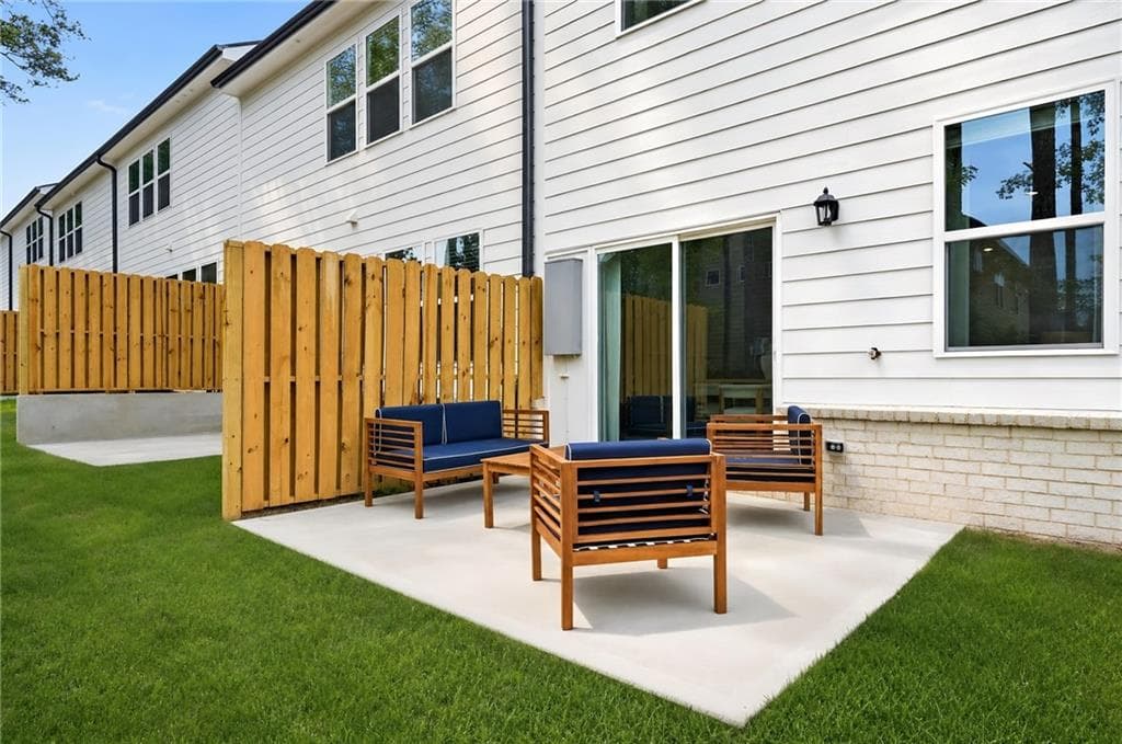 3 bedroom, 3 bathroom, 1,836 sq ft townhouse for sale at 108 East Rope Mill Court 3, Holly Springs, GA 30115 — photo 2