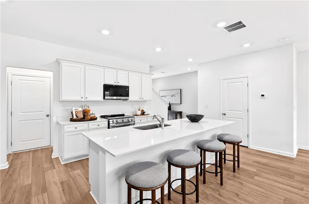 3 bedroom, 3 bathroom, 1,836 sq ft townhouse for sale at 108 East Rope Mill Court 3, Holly Springs, GA 30115 — photo 7
