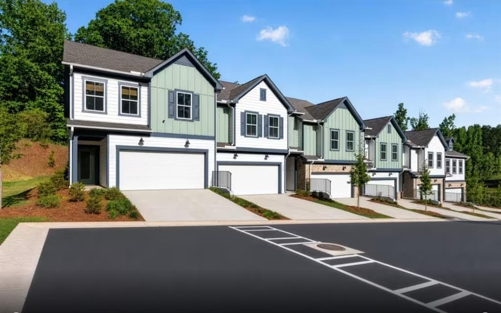3 bedroom, 3 bathroom, 2,035 sq ft townhouse for sale at 3330 Promise Mill Lane, Cumming, GA 30040 — photo 4