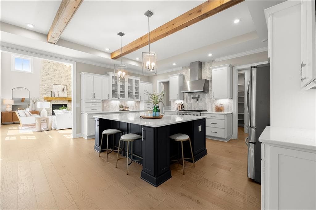 6 bedroom, 6 bathroom, 8,085 sq ft single family residence for sale at 516 Founders Drive, Alpharetta, GA 30004 — photo 3
