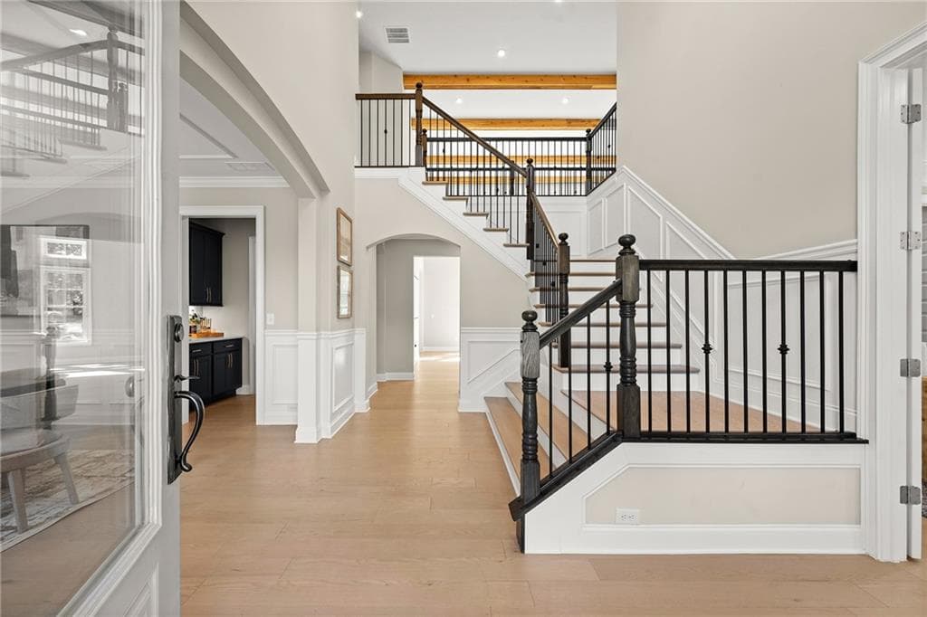 6 bedroom, 6 bathroom, 8,085 sq ft single family residence for sale at 516 Founders Drive, Alpharetta, GA 30004 — photo 5