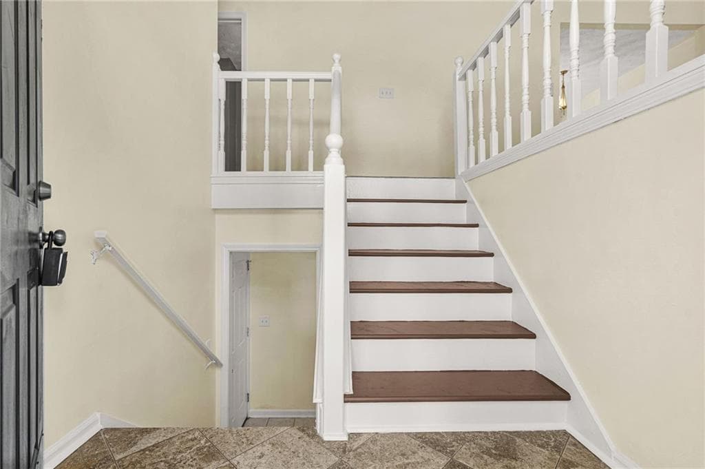 4 bedroom, 3 bathroom, 1,182 sq ft single family residence for sale at 3644 Bomar Road, Douglasville, GA 30135 — photo 4