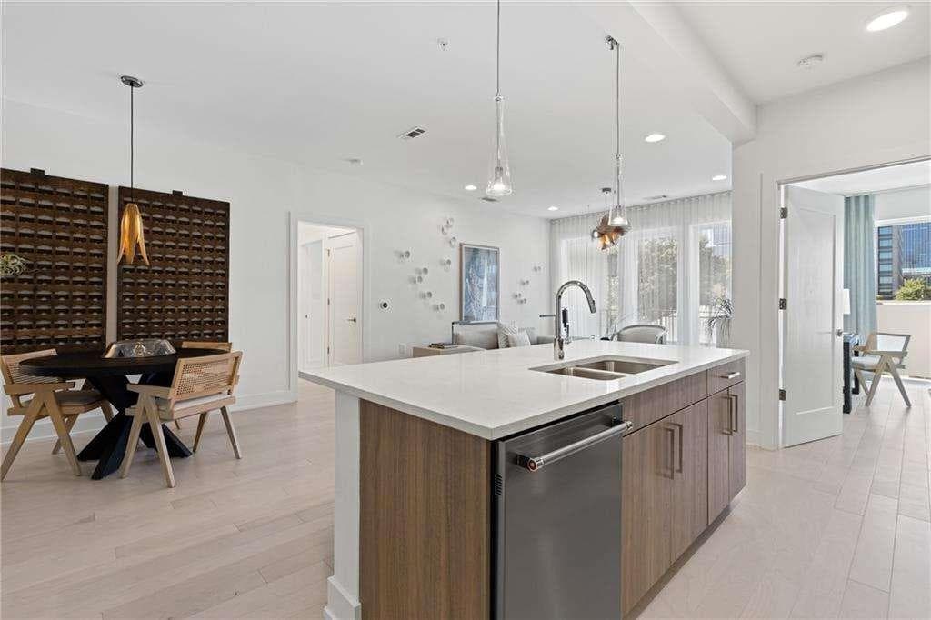 2 bedroom, 2 bathroom, 1,312 sq ft condominium for sale at 775 Juniper Street 111, Atlanta, GA 30308 — photo 5