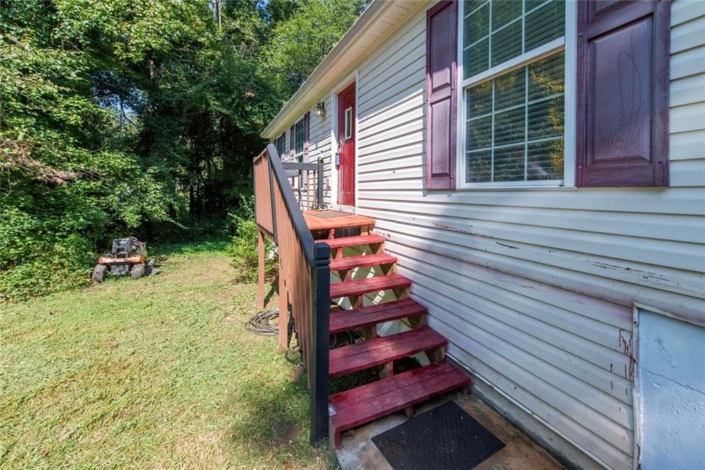 3 bedroom, 2 bathroom, 2,360 sq ft single family residence under contract at 556 Old Corinth Road, Buchanan, GA 30113 — photo 7
