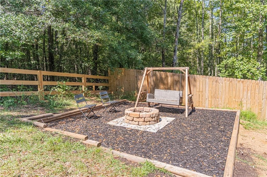 3 bedroom, 3 bathroom, 1,628 sq ft single family residence under contract at 316 Wyngate Road, Auburn, GA 30011 — photo 3