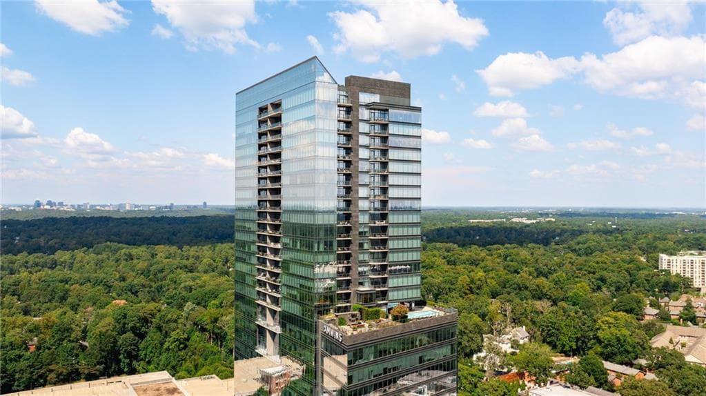 2 bedroom, 3 bathroom, 2,214 sq ft condominium for sale at 3630 Peachtree Road 2604, Atlanta, GA 30326 — photo 2