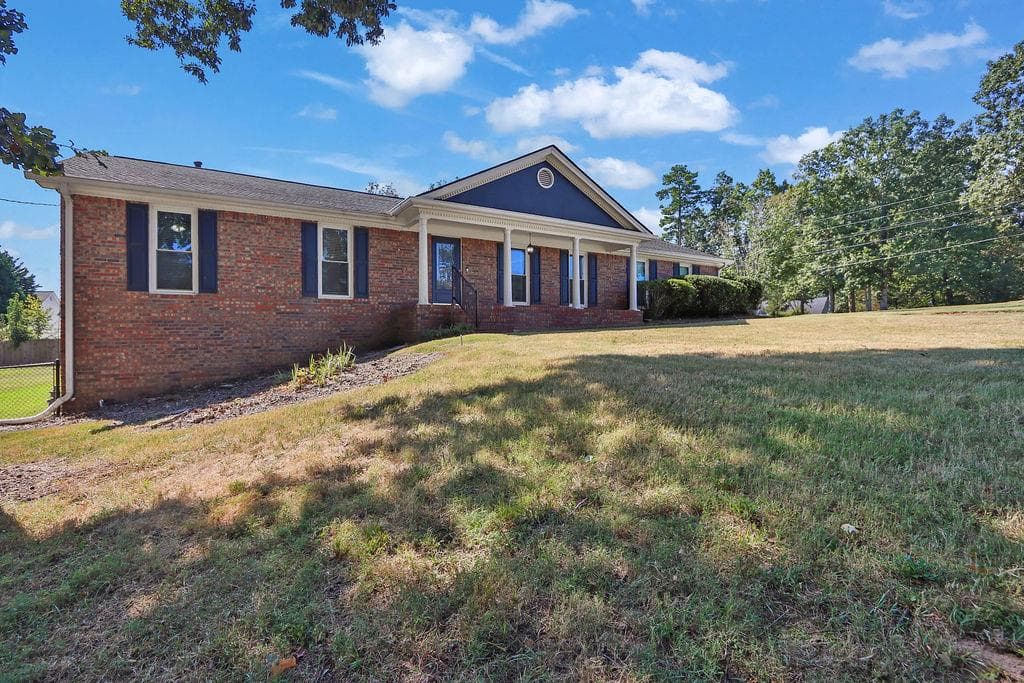 3 bedroom, 2 bathroom, 1,549 sq ft single family residence under contract at 3244 Pate Road, Snellville, GA 30078 — photo 7