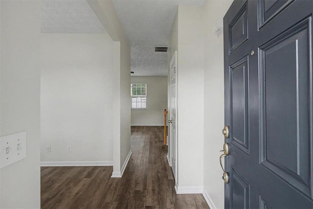 3 bedroom, 3 bathroom, 1,554 sq ft single family residence for rent at 980 Windcroft Circle, Acworth, GA 30101 for $2,000 a month — photo 2