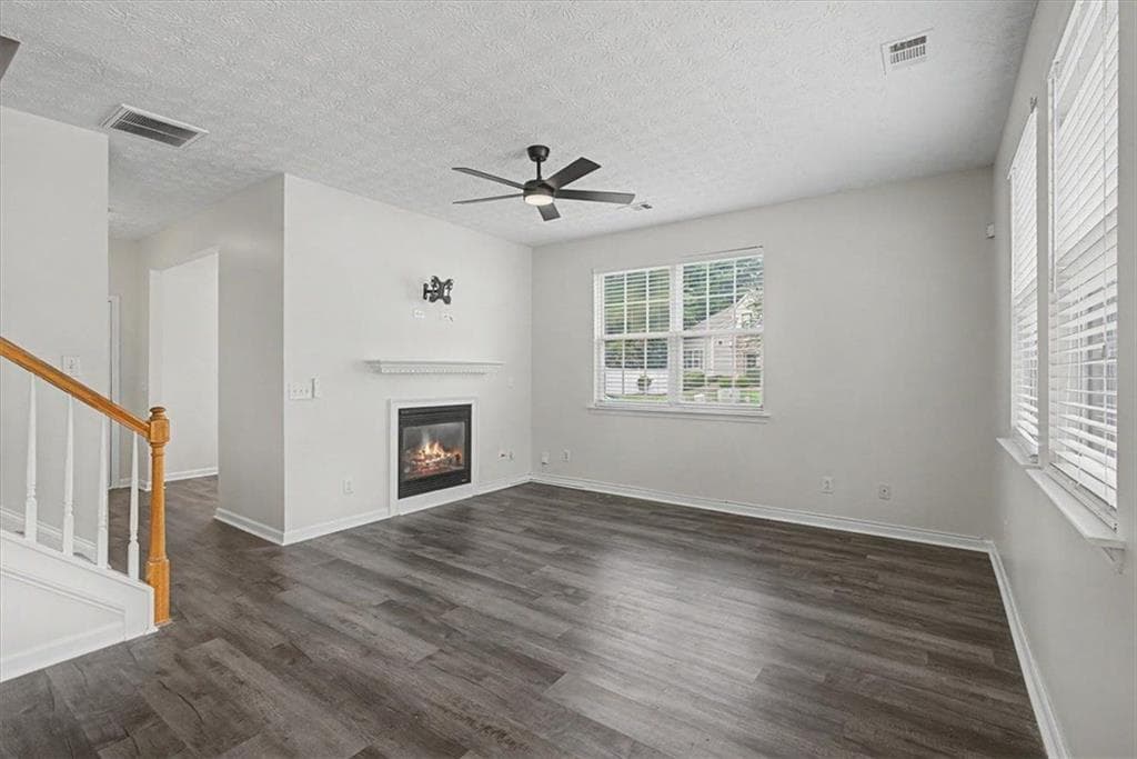 3 bedroom, 3 bathroom, 1,554 sq ft single family residence for rent at 980 Windcroft Circle, Acworth, GA 30101 for $2,000 a month — photo 3