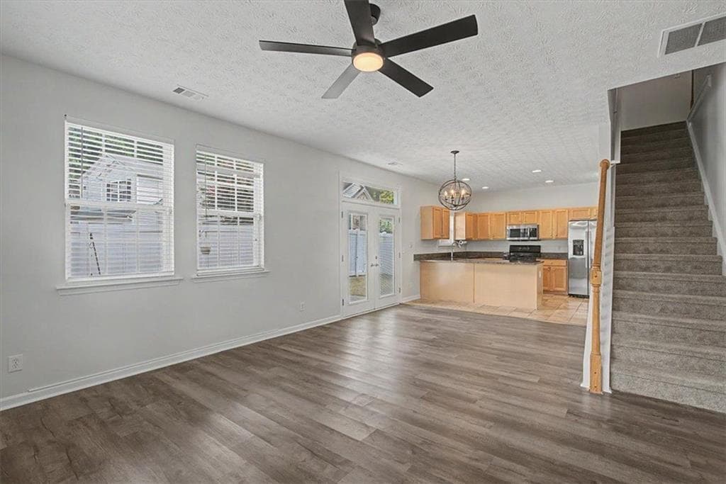 3 bedroom, 3 bathroom, 1,554 sq ft single family residence for rent at 980 Windcroft Circle, Acworth, GA 30101 for $2,000 a month — photo 6