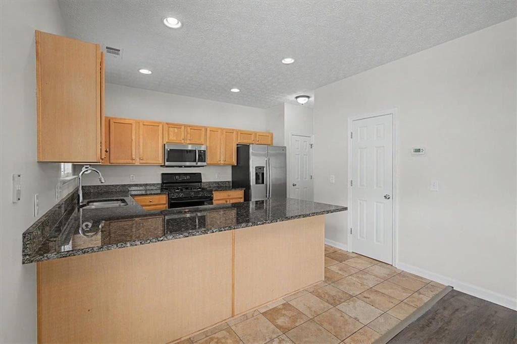 3 bedroom, 3 bathroom, 1,554 sq ft single family residence for rent at 980 Windcroft Circle, Acworth, GA 30101 for $2,000 a month — photo 8