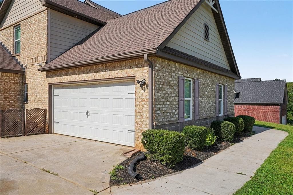 4 bedroom, 4 bathroom, 2,839 sq ft single family residence for sale at 213 Tapestry Drive, Mcdonough, GA 30252 — photo 4