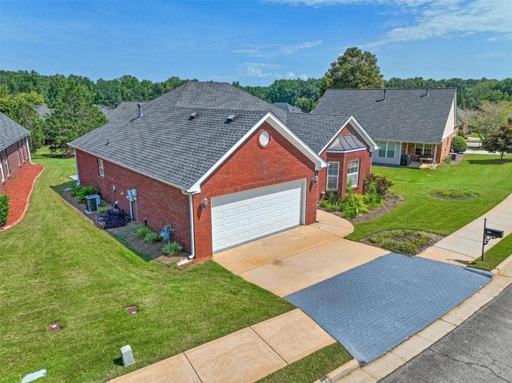 3 bedroom, 2 bathroom, 1,787 sq ft single family residence for sale at 293 Prominent Loop, Mcdonough, GA 30253